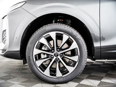 New 2026 Audi Q3 quattro 2.0T AWD/4WD image 4