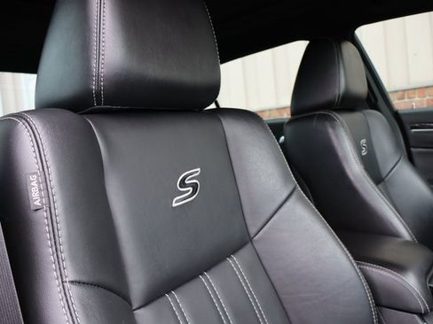 Used 2018 Chrysler 300 S w/ 300S Premium Group image 48