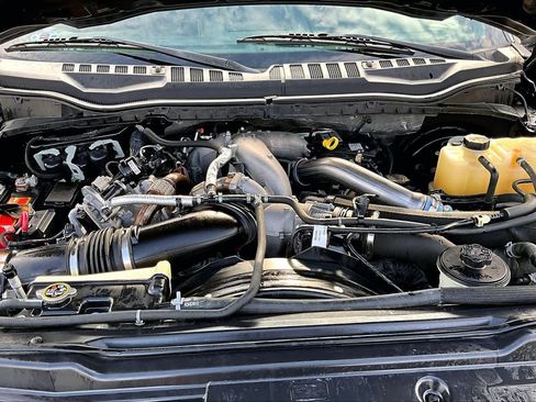 Certified 2022 Ford F250 Lariat w/ Black Appearance Package image 31