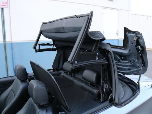 Used 2011 BMW 135i Convertible image 11