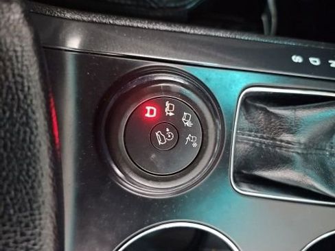 Used 2016 Ford Explorer XLT w/ Equipment Group 202A image 22