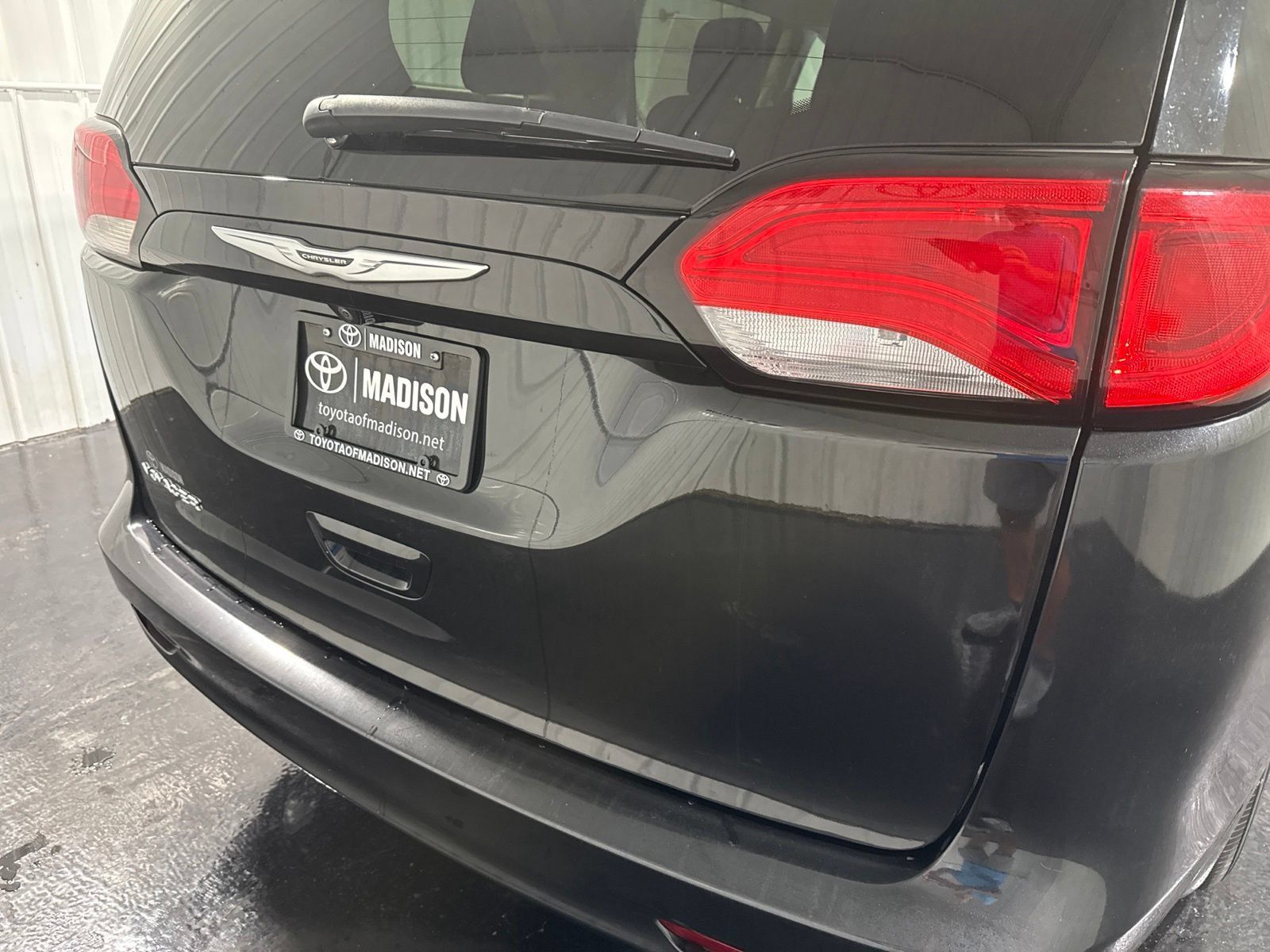 Used 2023 Chrysler Voyager LX FWD image 49