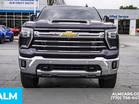 Used 2024 Chevrolet Silverado 2500 LTZ w/ LTZ Convenience Package image 12