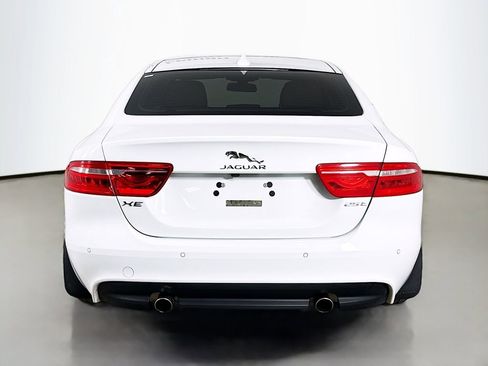 Used 2017 Jaguar XE Premium image 6
