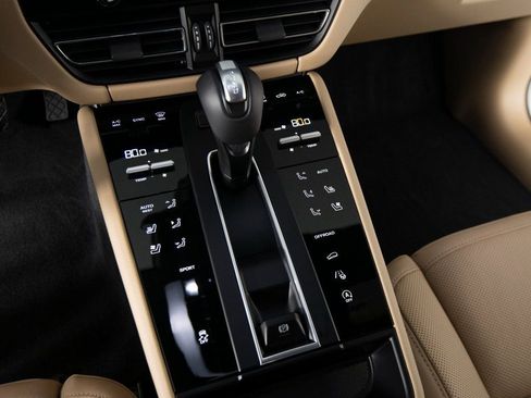 New 2026 Porsche Macan image 27