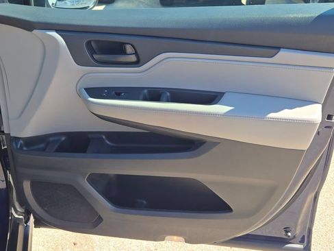Used 2023 Honda Odyssey EX-L image 8