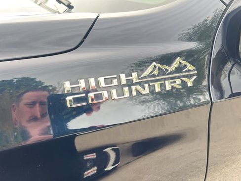Used 2021 Chevrolet Suburban High Country AWD/4WD image 33