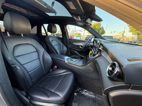 Used 2019 Mercedes-Benz GLC 300 w/ Premium Package image 41