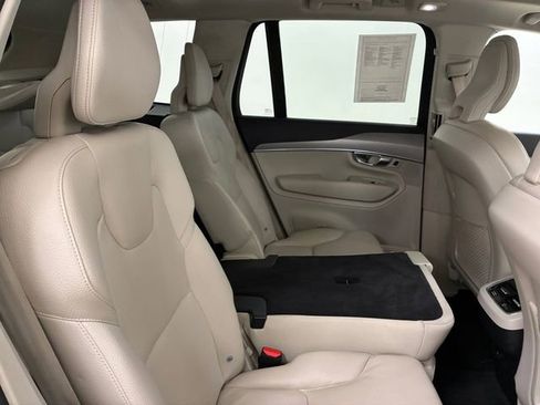 Used 2023 Volvo XC90 B5 Core AWD/4WD image 16