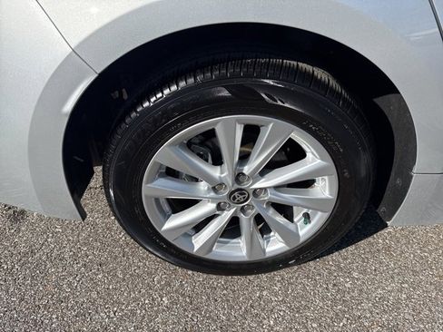Used 2025 Toyota Corolla LE image 33