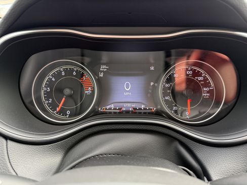 Used 2020 Jeep Cherokee Limited w/ Technology Group image 32