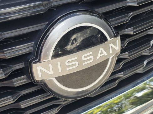 Certified 2023 Nissan Rogue SV FWD image 16