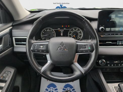 Used 2022 Mitsubishi Outlander SE image 18