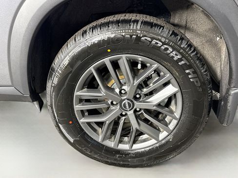 Used 2023 Nissan Rogue S image 37