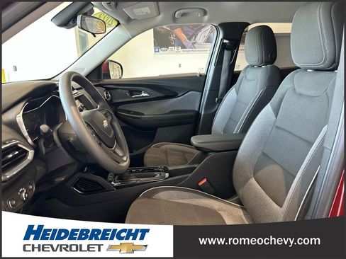 Used 2023 Chevrolet TrailBlazer LT FWD image 13