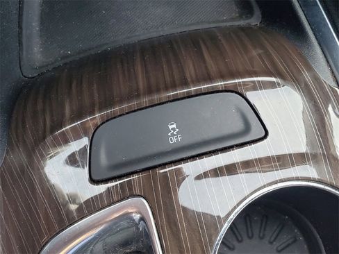 Used 2017 Chevrolet Malibu Premier image 26