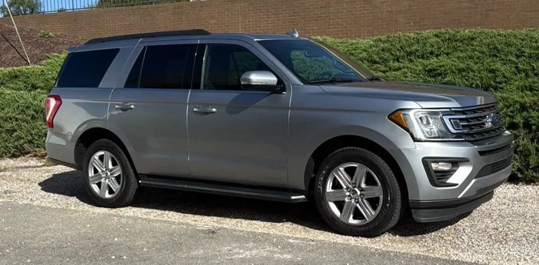 Used 2020 Ford Expedition XLT w/ Equipment Group 202A RWD image 3