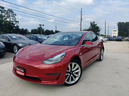 Used 2018 Tesla Model 3 Mid Range RWD image 3