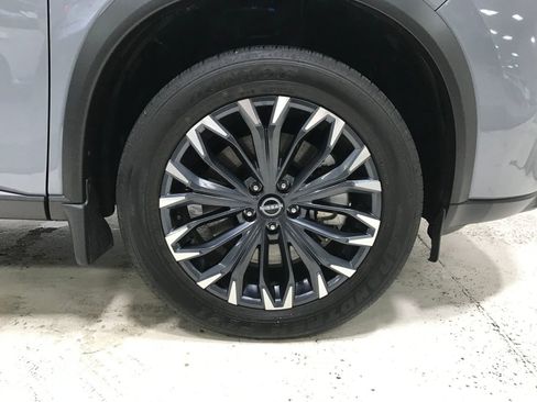 Used 2025 Nissan Rogue SL w/ Tech Package AWD/4WD image 10