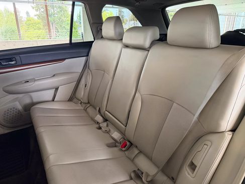 Used 2014 Subaru Outback 2.5i Limited w/ Moonroof Package AWD/4WD image 21