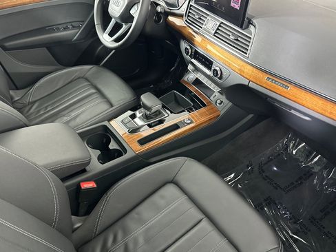 Used 2023 Audi Q5 2.0T Premium w/ Convenience Package image 15