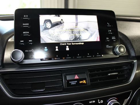 Used 2019 Honda Accord LX image 14