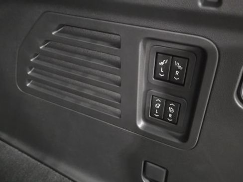 New 2026 Chevrolet Traverse RS w/ LPO, Floor Liner Package AWD/4WD image 11
