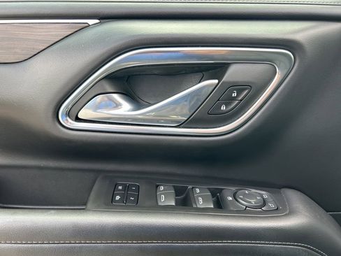 Used 2023 Chevrolet Suburban LT image 12