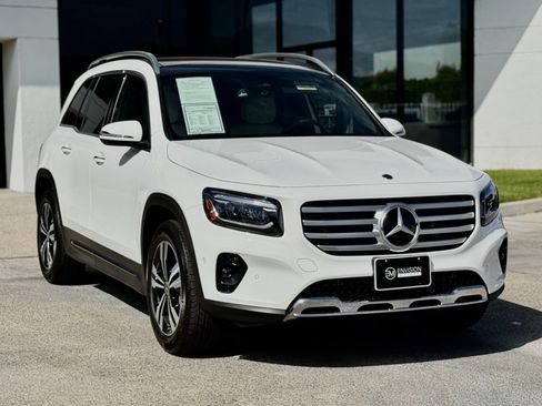 Used 2025 Mercedes-Benz GLB 250 image 8