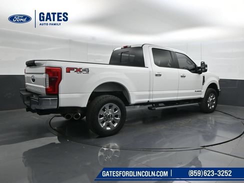 Used 2018 Ford F250 Lariat w/ Lariat Ultimate Package AWD/4WD image 2