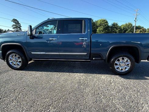 New 2026 Chevrolet Silverado 2500 High Country w/ High Country Premium Package AWD/4WD image 12