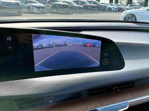 Used 2023 Lucid Air Touring image 14