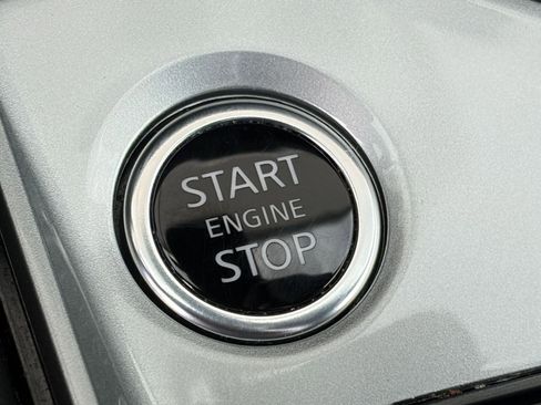 Used 2024 Nissan Altima 2.5 SV FWD image 20