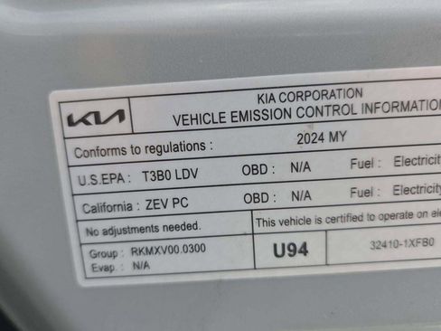 Used 2024 Kia EV9 Land image 18