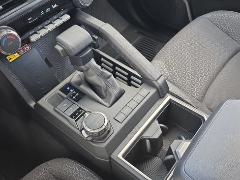New 2026 Toyota 4Runner SR5 AWD/4WD image 21