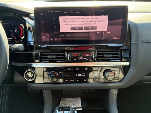 New 2026 Nissan Pathfinder SL FWD image 16