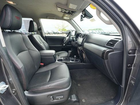 Used 2020 Toyota 4Runner TRD Off-Road Premium AWD/4WD image 21