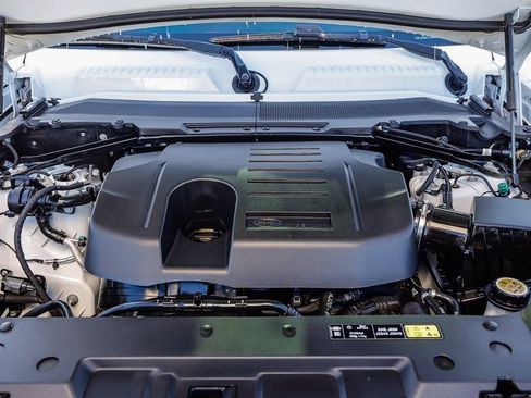 Used 2024 Land Rover Defender 110 X-Dynamic SE image 28