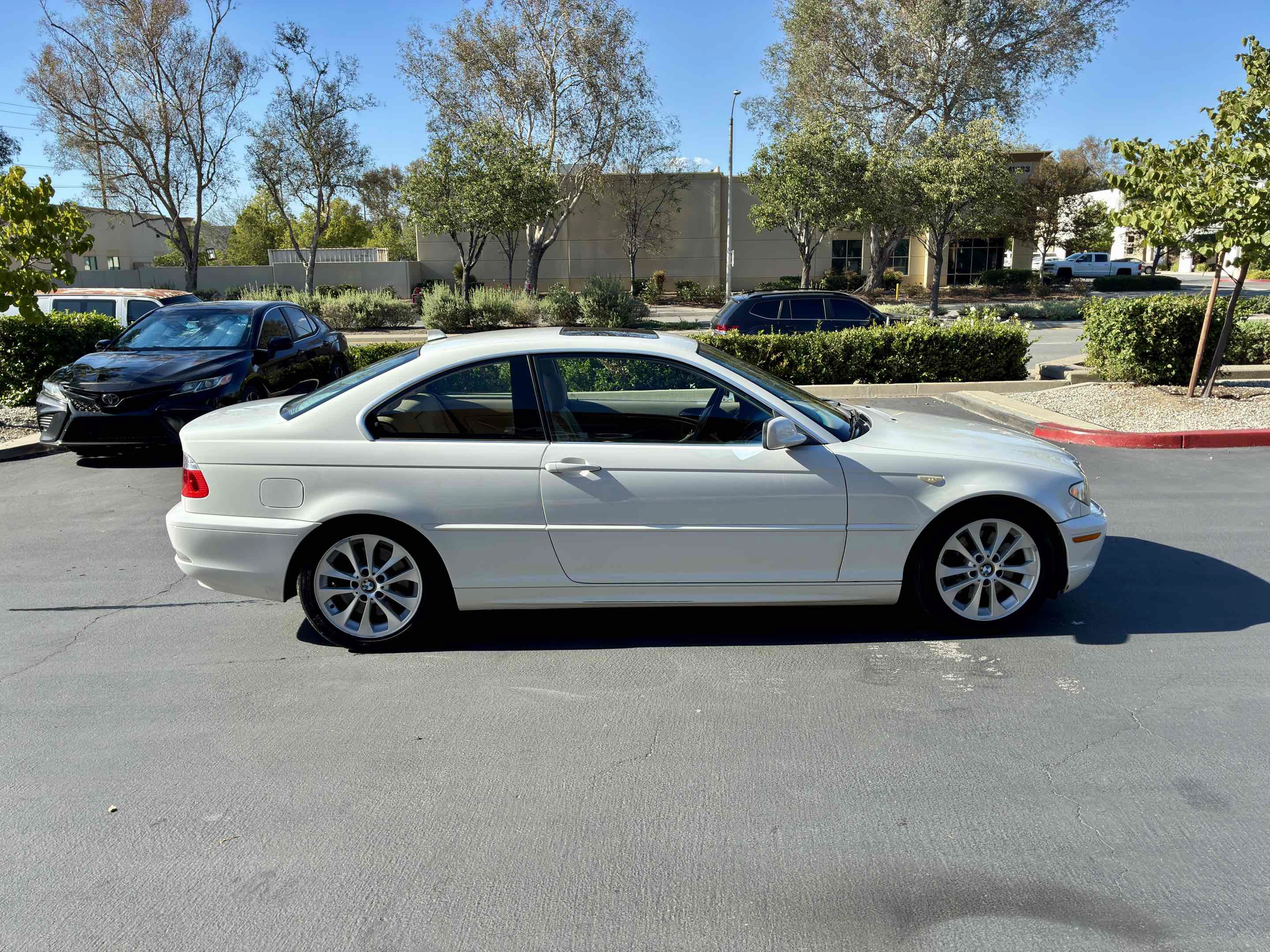 Used 2006 BMW 330Ci Coupe RWD image 7