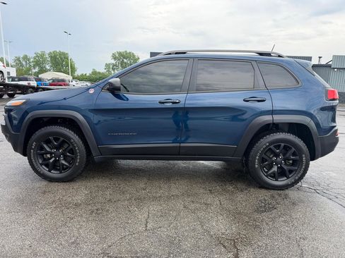 Used 2018 Jeep Cherokee Trailhawk w/ Quick Order Package 27L AWD/4WD image 2