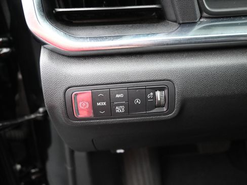 Used 2025 GMC Terrain Elevation AWD/4WD image 17
