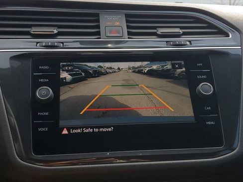 Used 2024 Volkswagen Tiguan SE R-Line image 30