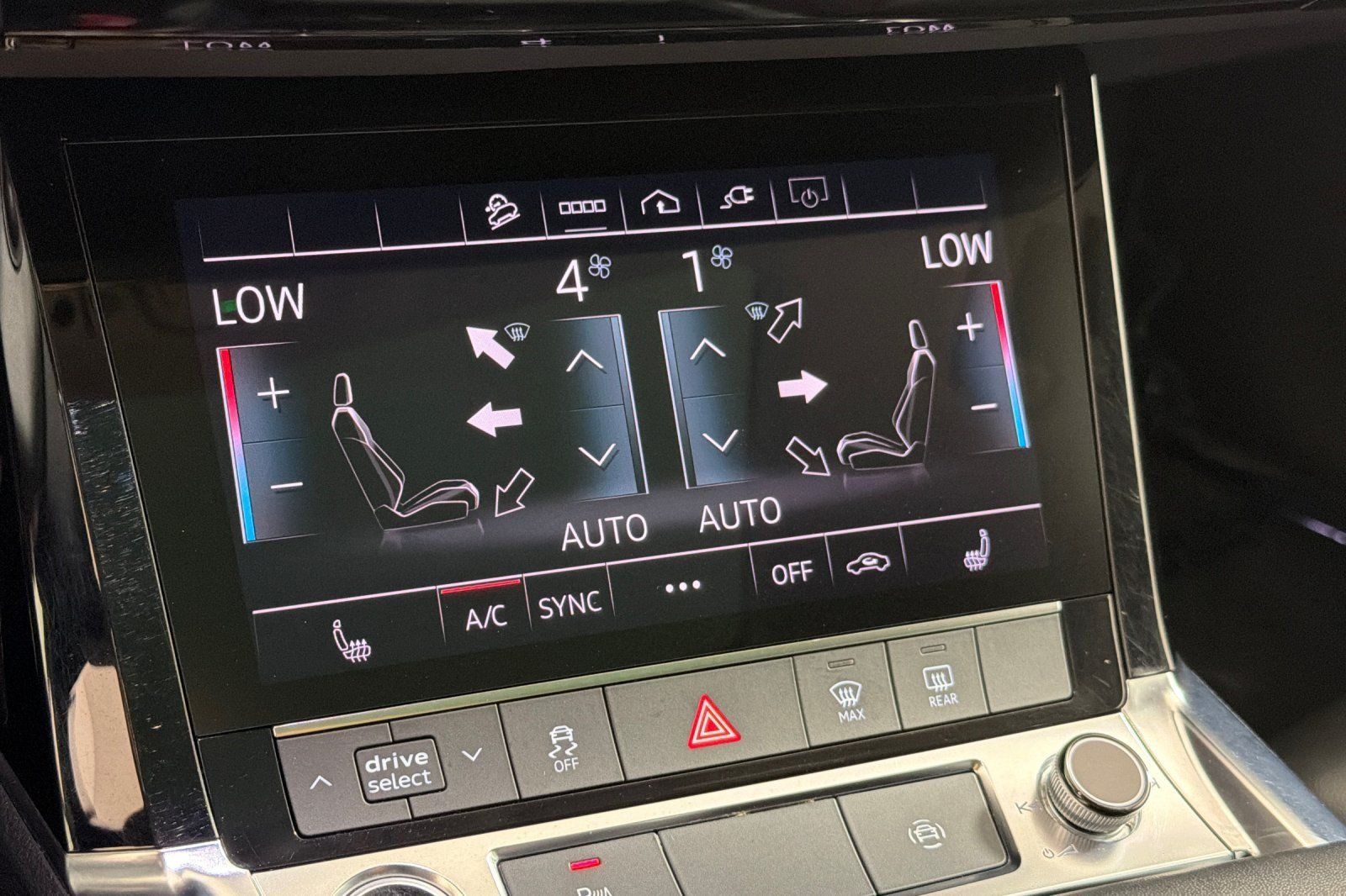Used 2024 Audi Q8 e-tron Premium AWD/4WD image 20