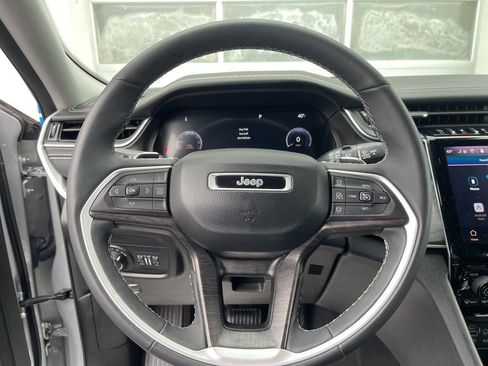 Used 2023 Jeep Grand Cherokee L Limited image 13