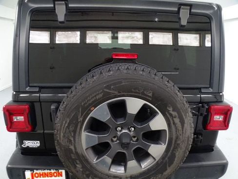 Used 2018 Jeep Wrangler Unlimited Sahara w/ Dual Top Group AWD/4WD image 20