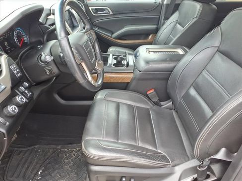 Used 2019 GMC Yukon Denali w/ Denali Ultimate Package AWD/4WD image 12