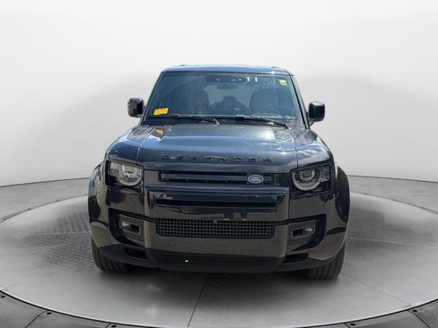 Used 2025 Land Rover Defender 110 X-Dynamic SE AWD/4WD image 2