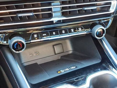 New 2026 Chevrolet Traverse RS w/ LPO, Floor Liner Package image 10