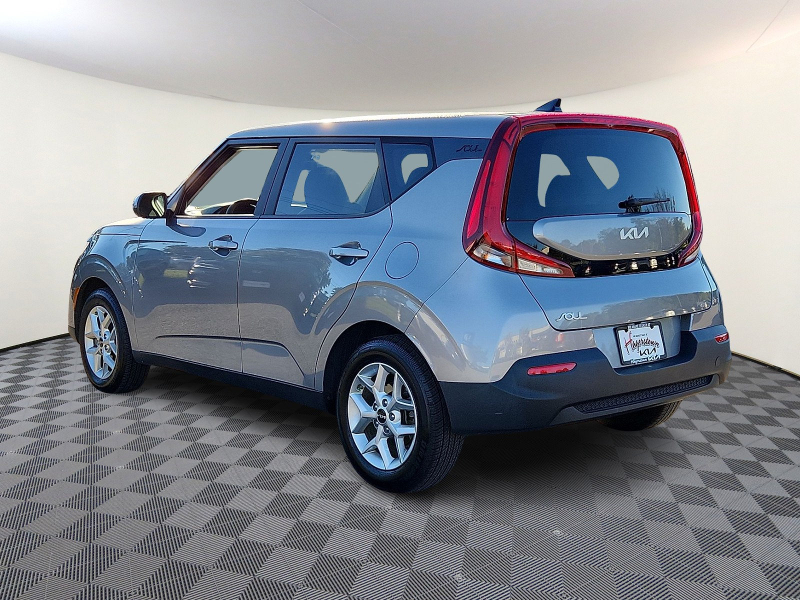 Used 2022 Kia Soul LX w/ Technology Package FWD image 4