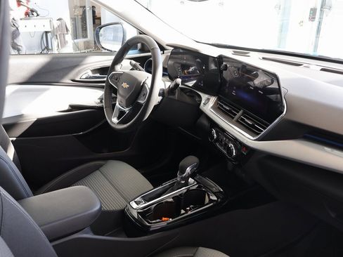 New 2026 Chevrolet Trax LT w/ Driver Confidence Package image 32